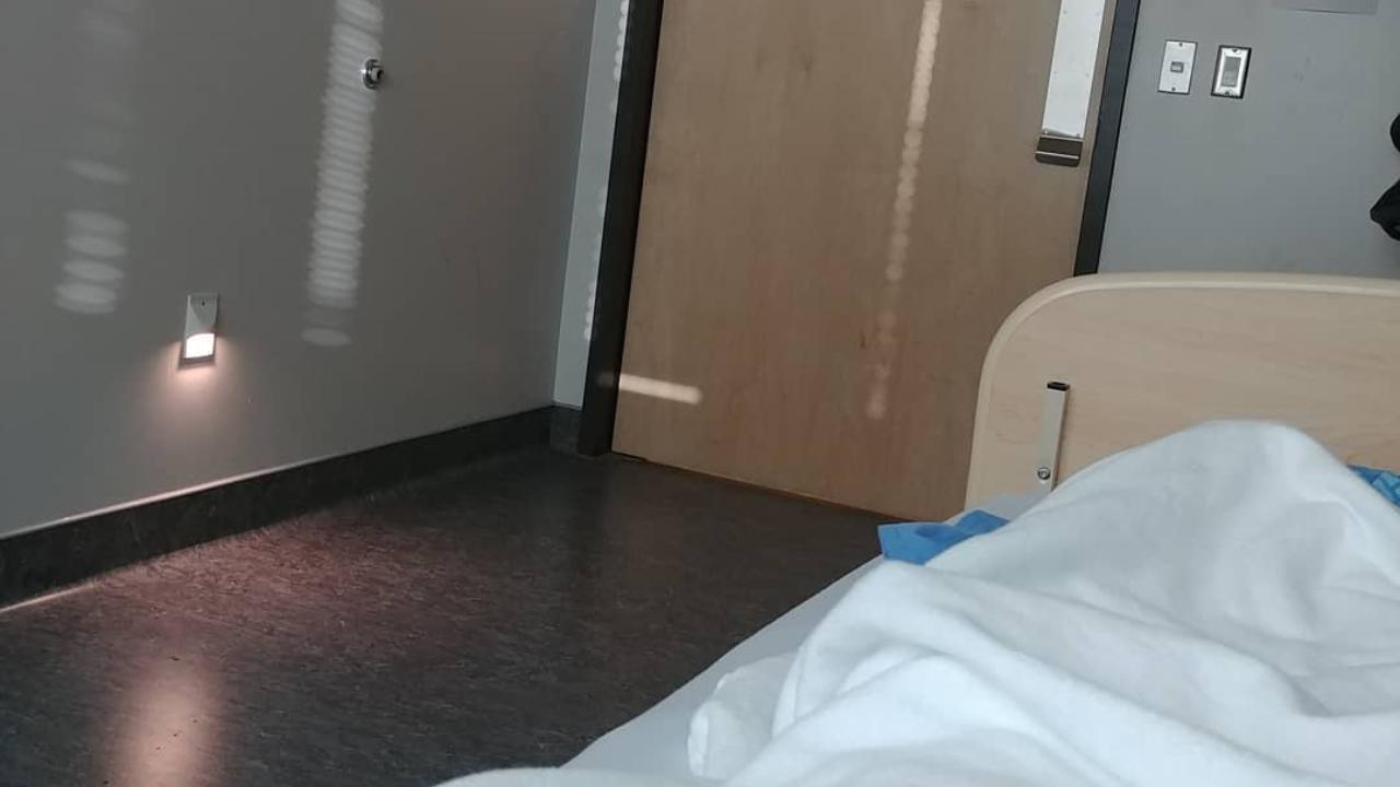 Letto di un ospedale foto