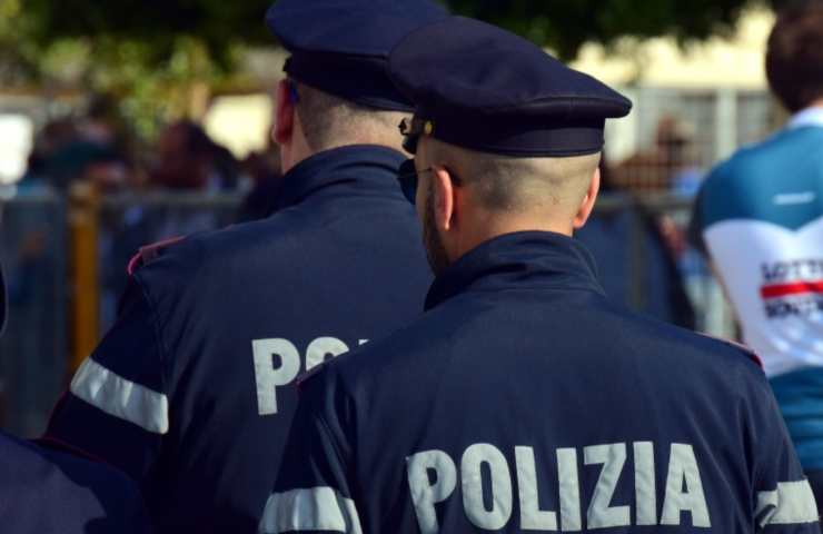 Polizia agenti (pixabay)