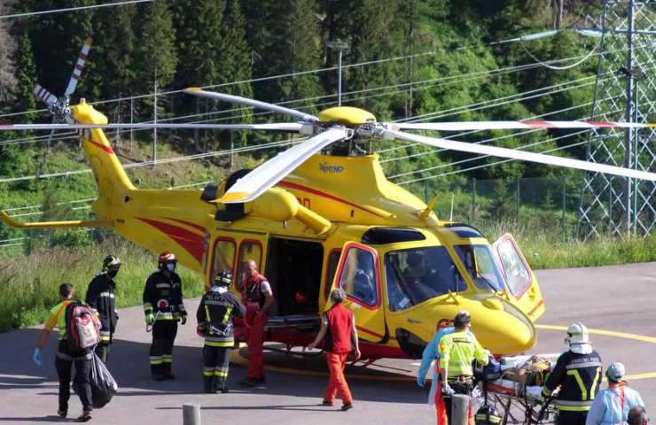 accoltellato in strada