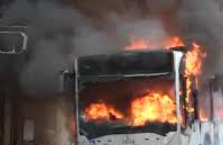 bus fiamme