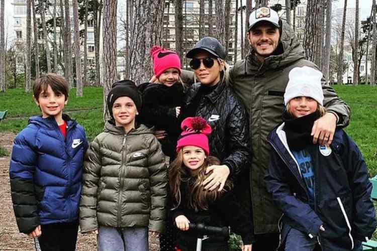 icardi wanda nara figli famiglia al completo