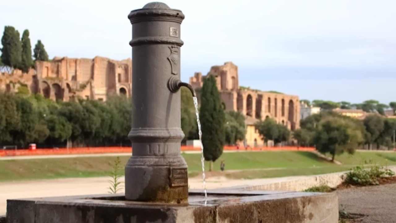 Nasoni fontanelle di Roma 