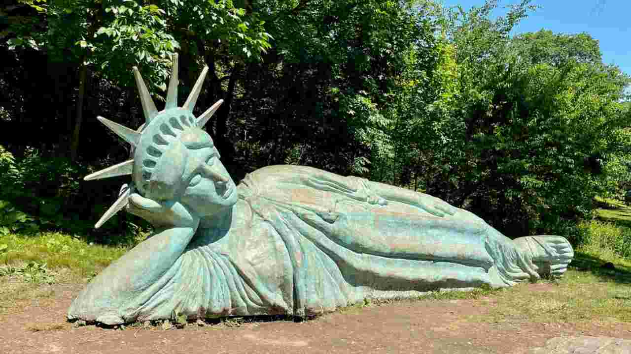 Reclining Liberty 