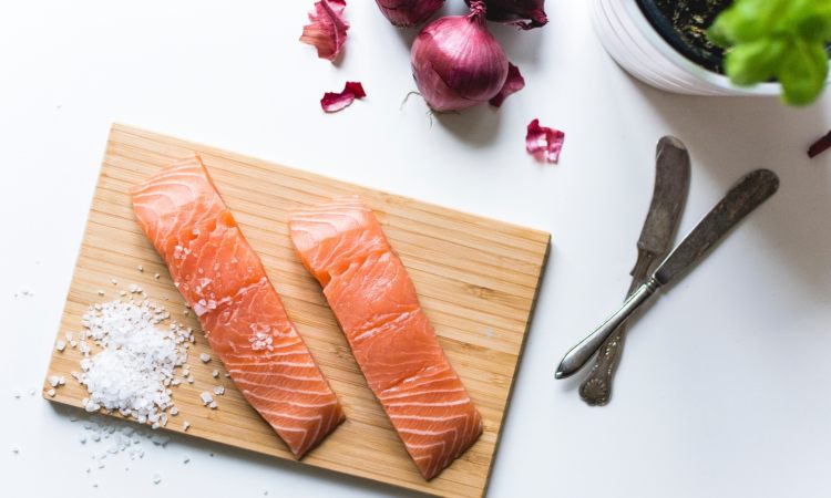 Salmone, fonte di Omega-3 chessuccede.it 20220620