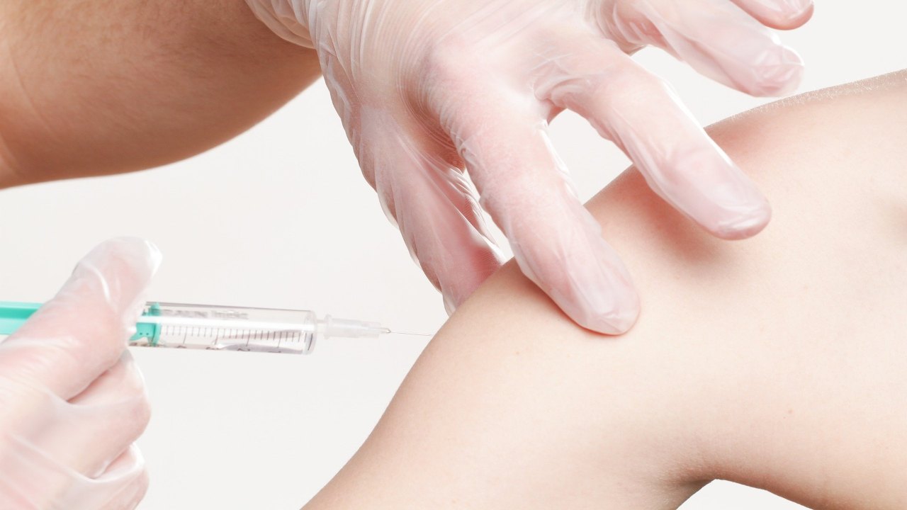 vaccino e dolore al braccio braccio