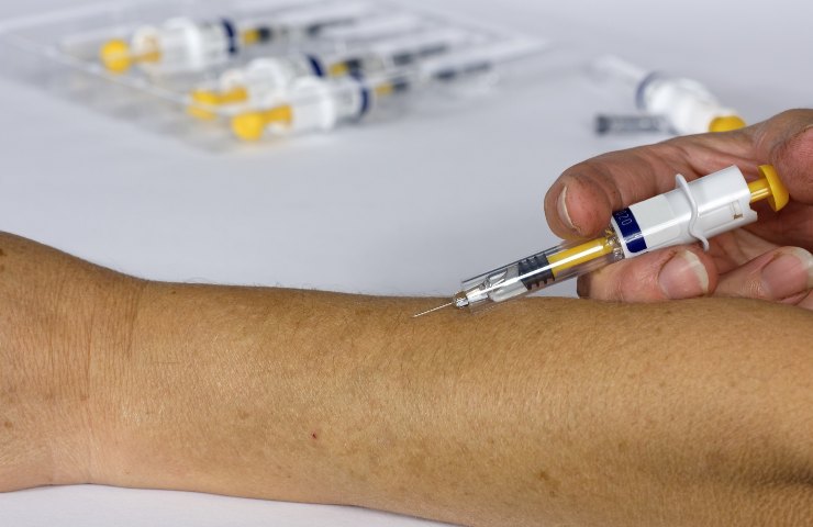 vaccino e dolore al braccio puntura