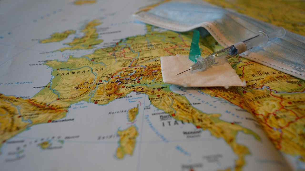 Vaccini per viaggiare (Fonte Pixabay)