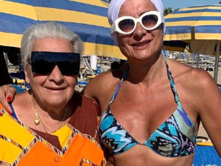 Luxuria con la mamma al mare(Fonte Web)