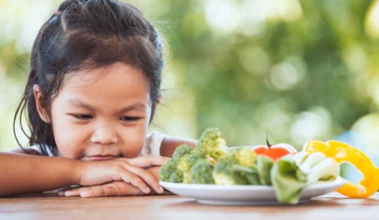 bambina non mangia causa