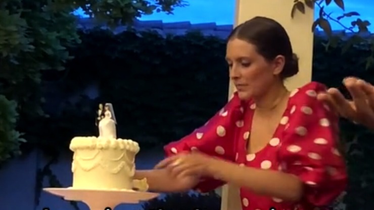 Haley taglia la torta