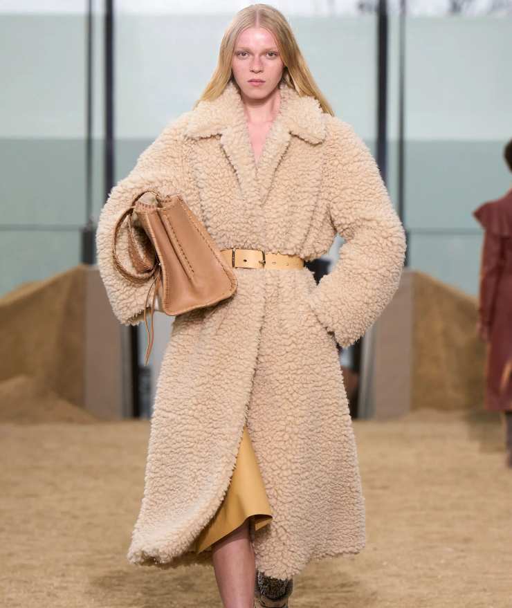 Tendenza cappotto oversize in inverno