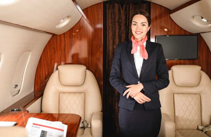 Emirates cerca assistenti di volo
